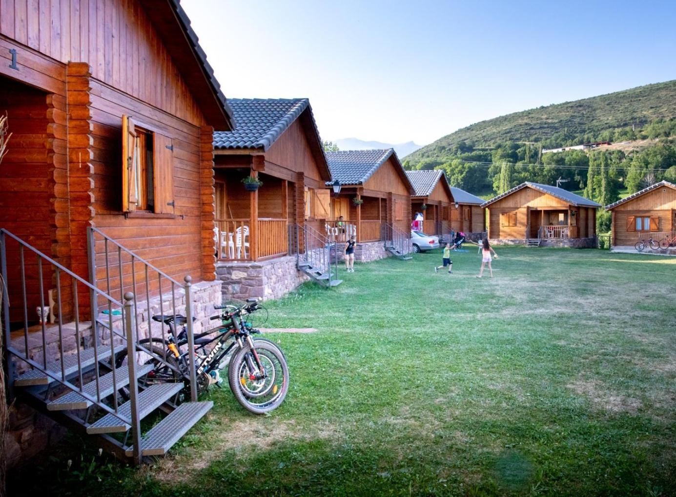 Bungalows Laspaules Bagian luar foto